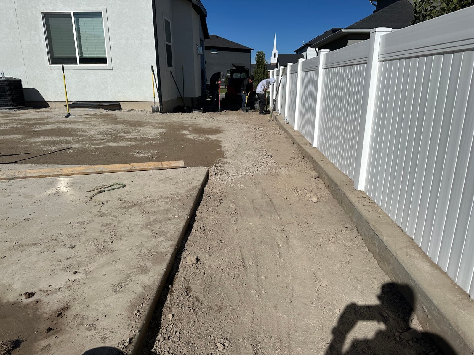 Backyard Turf & Paver Patio — before